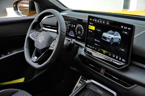 Volkswagen T-Roc 1.5 eTSI // Foto: Dmotion.rs