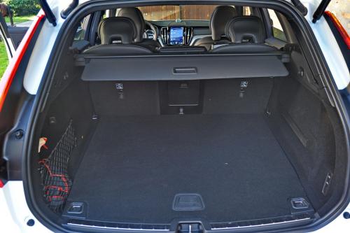 Volvo_XC60_T8_Recharge_009