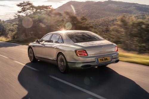 bentley-flying-spur_6_resize
